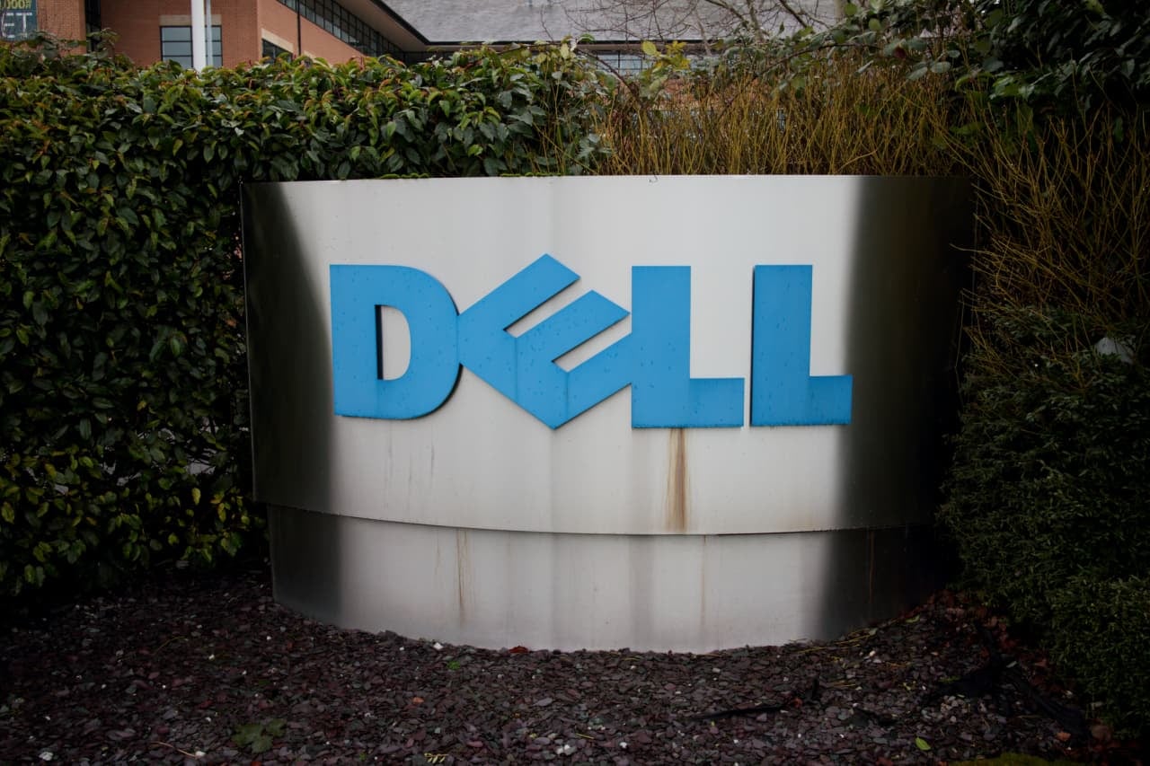 Dell shares jump 7% after Trump endorses the PC maker on live television