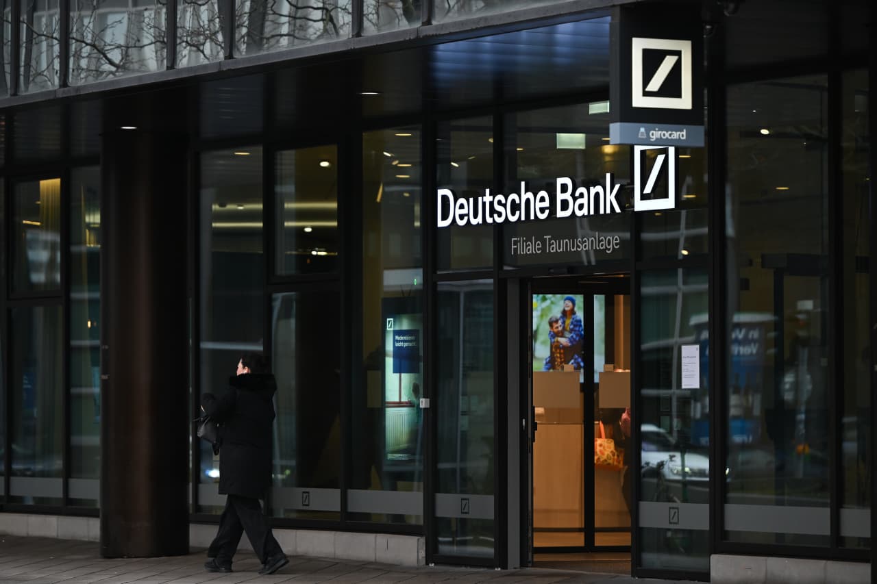 Deutsche Bank Flags $30 Billion Private Credit Exposure and Eyes Further Growth