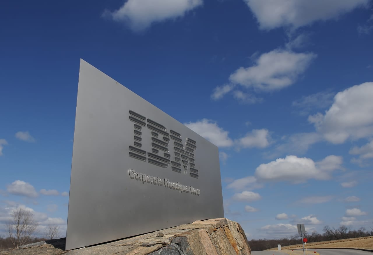 IBM issues Q2 earnings warning; shares fall toward worst single-day drop in 40 years