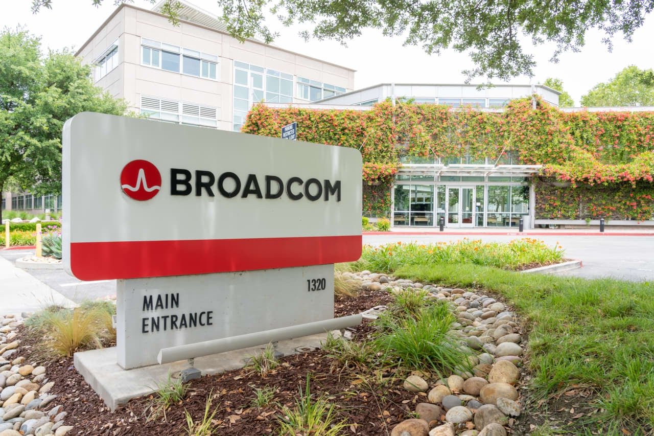 Broadcom sheds ~$300bn in market value after AI guidance disappoints