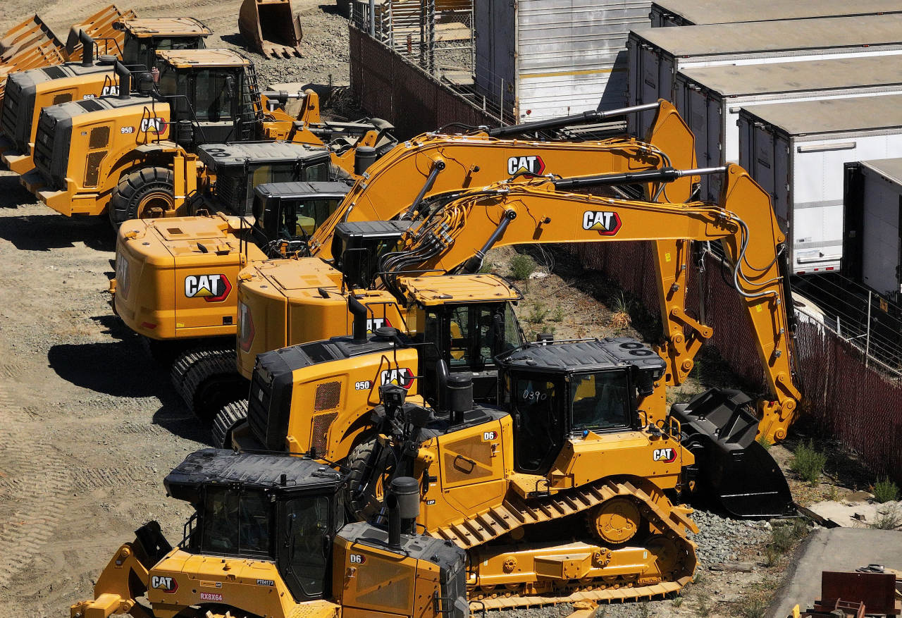 Caterpillar Q1 profit and sales rise on construction and power equipment demand
