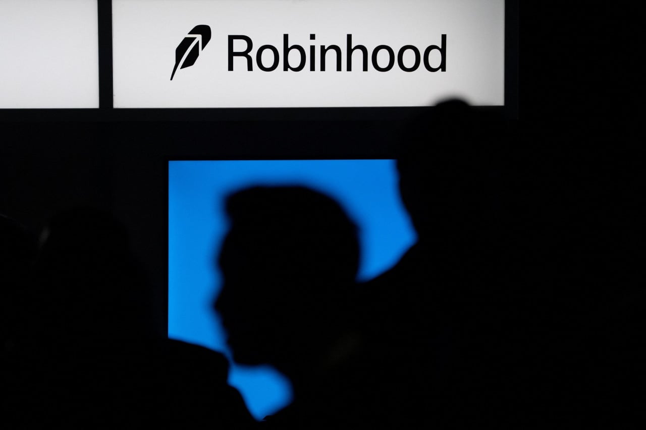 Robinhood cuts 10% of workforce in management restructuring