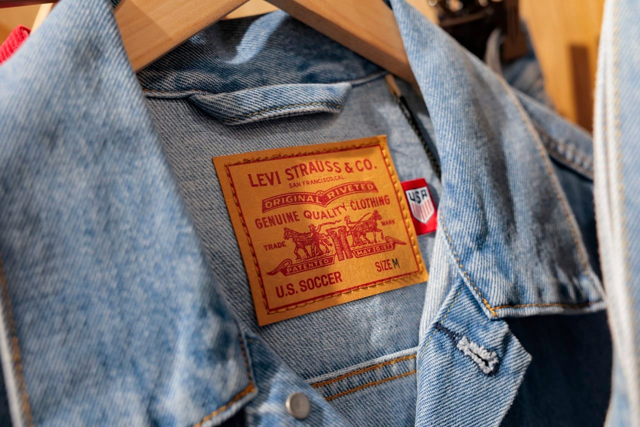Levi Strauss beats Q2 estimates, raises full-year guidance and dividend