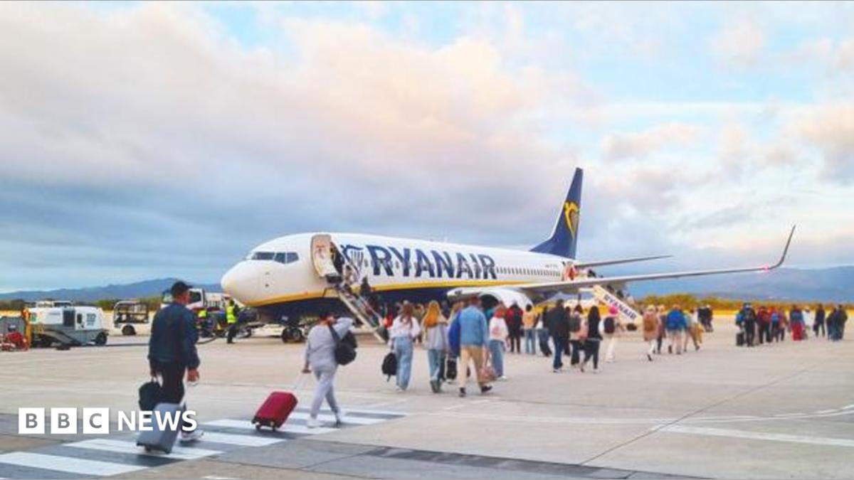 Ryanair scraps family seating fees after CMA launches investigation
