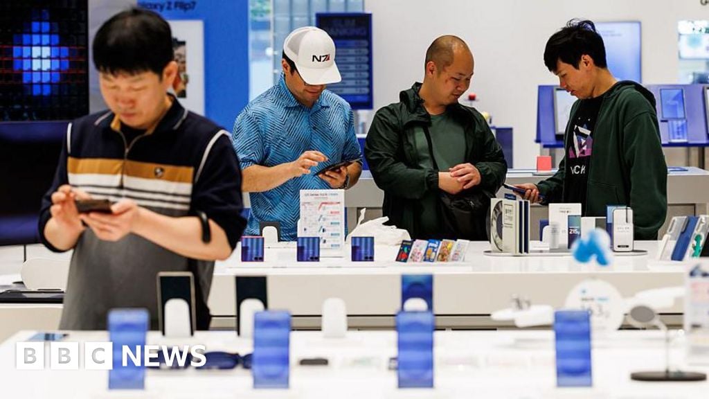 Samsung Q2 operating profit surges ~1,800% on AI memory chip demand