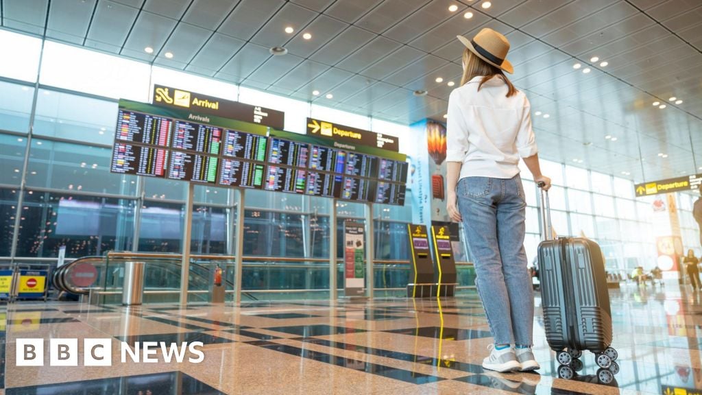 European airports warn of jet fuel shortage within three weeks if Hormuz stays shut