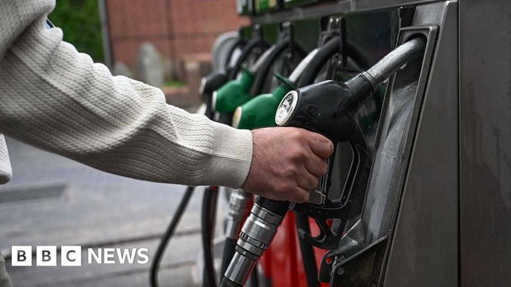 Oil rebounds as US and Iran exchange fire in Strait of Hormuz