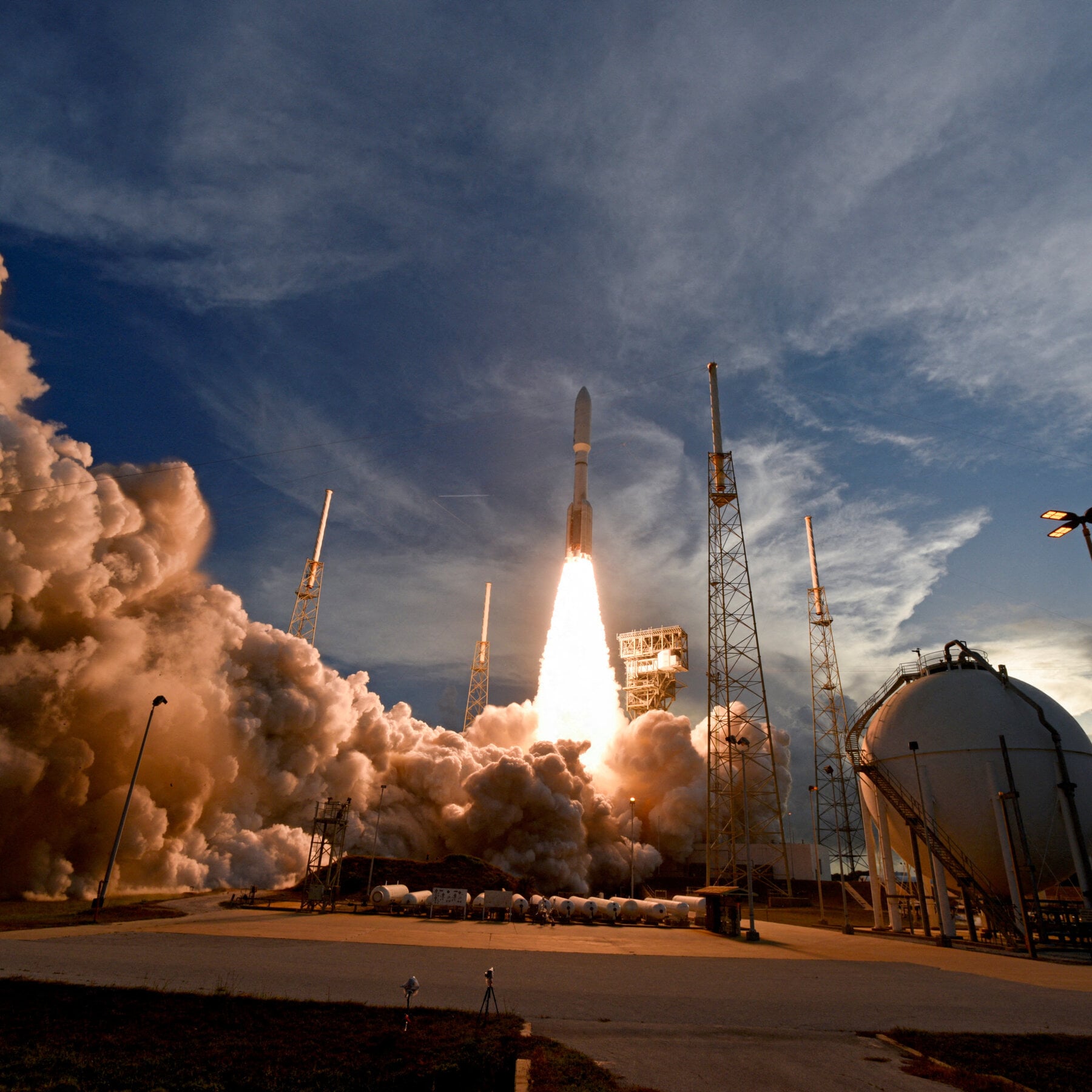 Amazon acquires Globalstar for $11.57bn to compete with Starlink